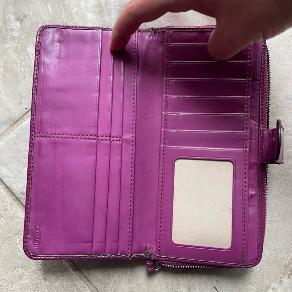 Authentic Coach wallet - Picture 3 of 4